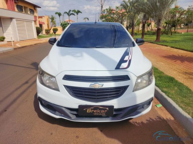 Mais detalhes do Chevrolet (GM) Onix 1.4 Effecta Flex
