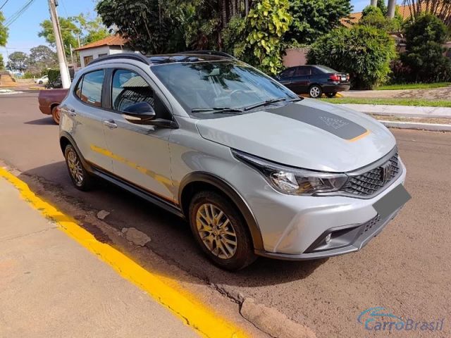 Mais detalhes do Fiat Argo Treking 1.3 4P.  Flex