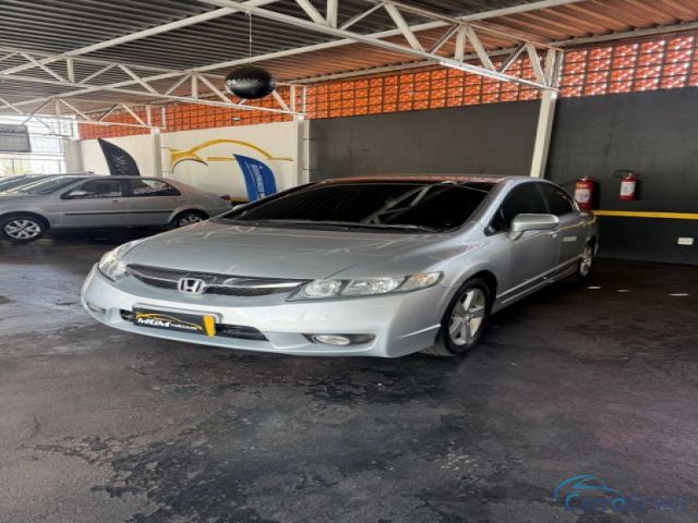 Mais detalhes do Honda Civic LXS 1.8 4P.  Flex