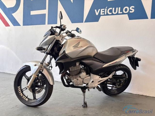 Mais detalhes do Honda CB 300r  Gasolina