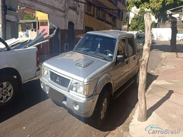 Mais detalhes do Mitsubishi L-200 4P. Diesel