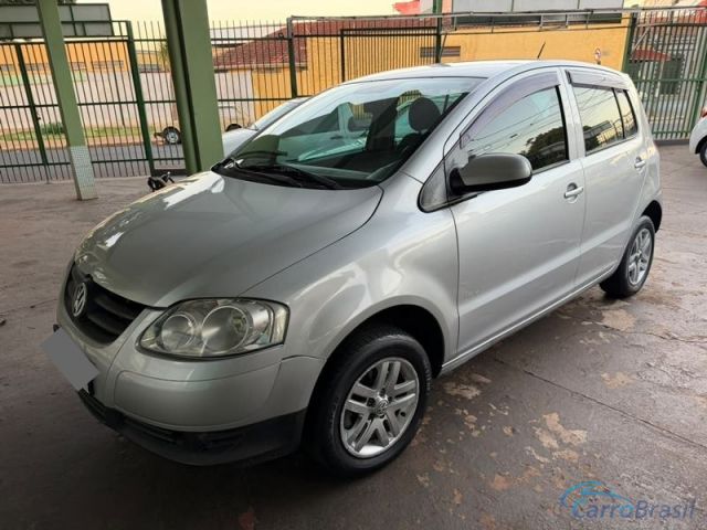 Mais detalhes do Volkswagen Fox Trend 1.0 4P. Flex