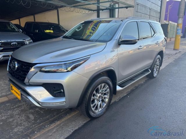 Mais detalhes do Toyota Hilux 2.8 D-4D TURBO DIESEL SRX 7L 4X4 AUTOMTICO Diesel