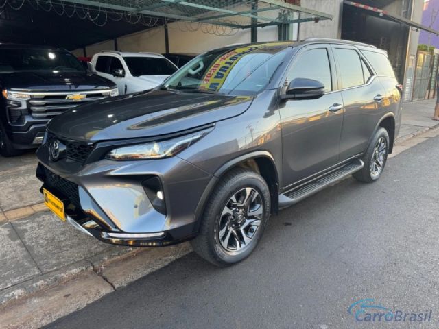 Mais detalhes do Toyota Hilux 2.8 D-4D TURBO DIESEL SRX PLATINUM 4X4 AUTOM�TICO Diesel