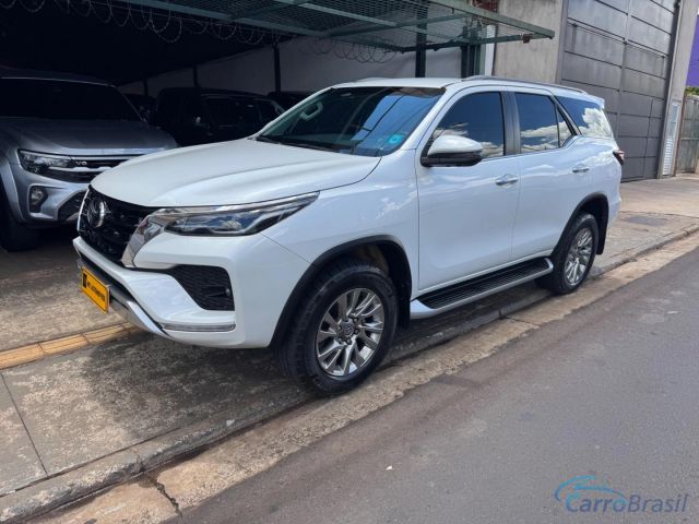 Mais detalhes do Toyota Hilux 2.8 D-4D TURBO DIESEL SRX 7L 4X4 AUTOMÁTICO Diesel