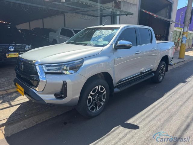 Mais detalhes do Toyota Hilux 2.8 D-4D TURBO DIESEL CD SRX 4X4 AUTOMÁTICO Diesel