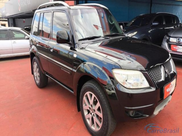Mais detalhes do Mitsubishi Pajero 2.0 4X2 16V 140CV FLEX 4P AUTOMTICO Flex