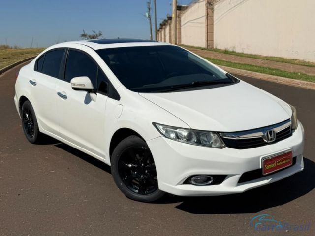 Mais detalhes do Honda Civic 1.8 EXS 16V Flex