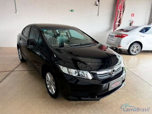 Mais detalhes do Honda Civic 1.8 LXS 16V Flex