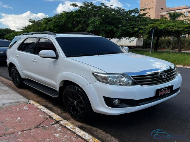 Mais detalhes do Toyota Hilux SW4 SR 4x2 2.7/ 2.7 Flex 16V Aut. Flex