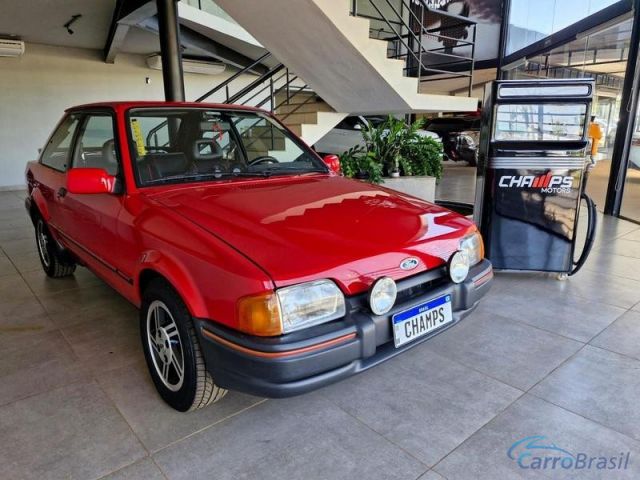 Mais detalhes do Ford Escort  �lcool