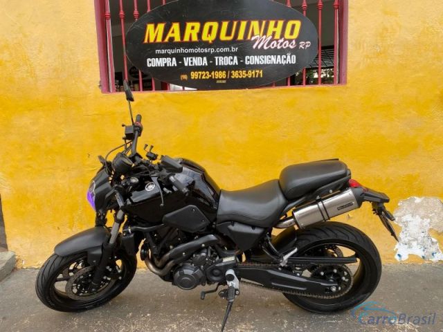 Mais detalhes do Yamaha MT 03 MT-03 Gasolina