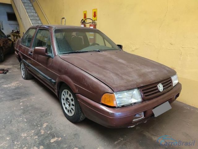 Mais detalhes do Volkswagen Santana 2.0 2P. Álcool