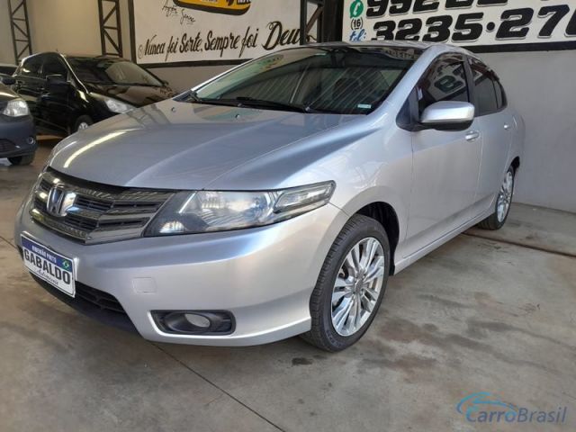 Mais detalhes do Honda City LX 1.5 4P.  Flex