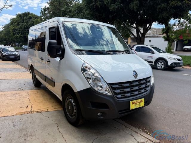Mais detalhes do Renault Master Furgão 2P.