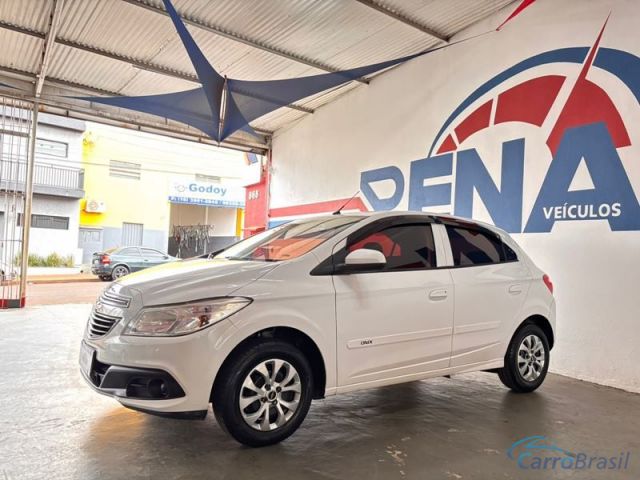 Mais detalhes do Chevrolet (GM) Onix Hatch LT 1.0 8V Mec. 4P. Flex