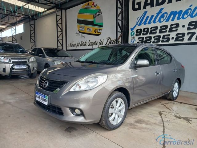 Mais detalhes do Nissan Versa 1.6 SL 4P.