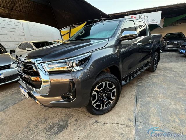 Mais detalhes do Toyota Hilux 2.8 D-4D TURBO DIESEL CD SRX 4X4 AUTOMÁTICO Diesel