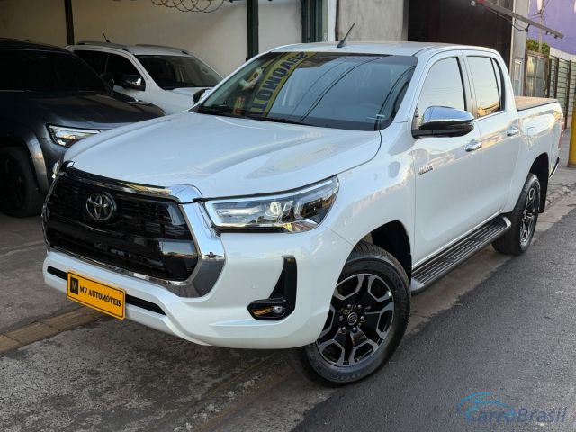 Mais detalhes do Toyota Hilux 2.8 D-4D TURBO DIESEL CD SRX 4X4 AUTOMÁTICO Diesel