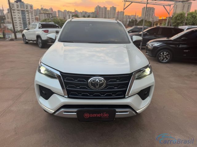 Mais detalhes do Toyota Hilux SW4 SRX 4x4 2.8 TDI 16V Dies. Aut. Diesel