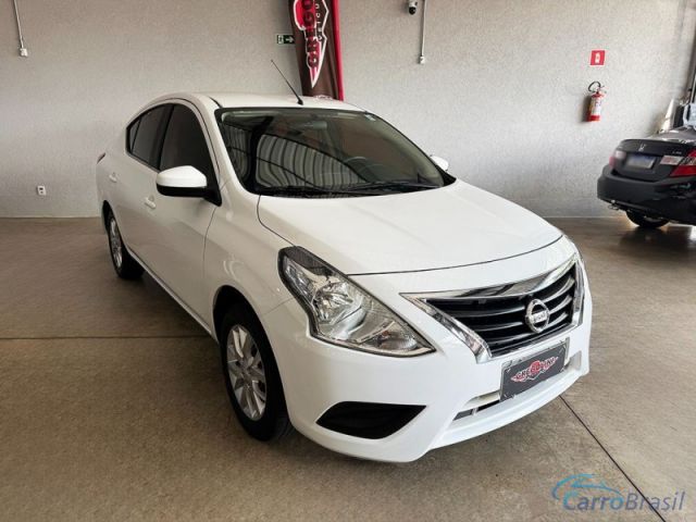 Mais detalhes do Nissan Versa 1.6 16V SV Flex