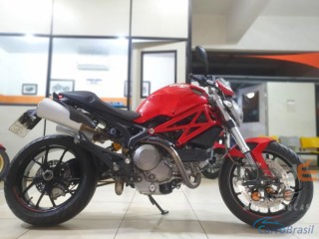 Mais detalhes do Ducati Monster 796 Gasolina
