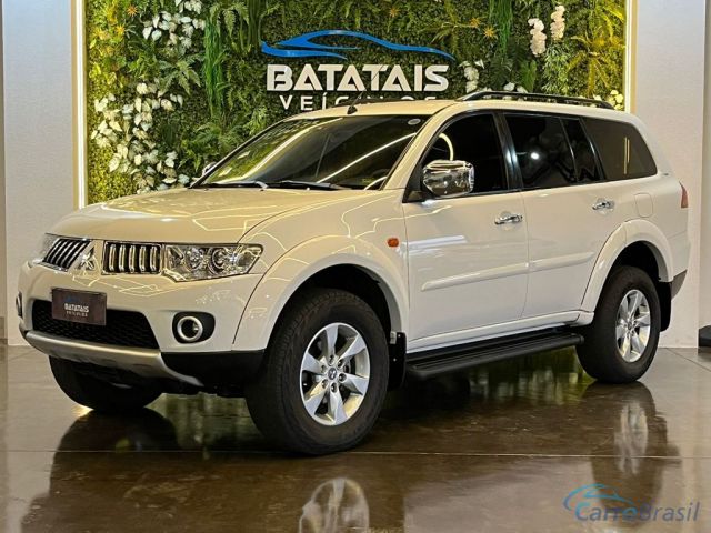 Mais detalhes do Mitsubishi Pajero Mitsubishi Pajero DAKAR HPE 3.2 4x4 T.I Dies 5p Aut - Branco - 2013 Diesel