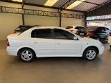 Avenida Veculos | Astra Sedan  02/02 - foto 4