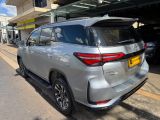 MV Automveis | Hilux 2.8 D-4D TURBO DIESEL SRX PLATINUM 7L 4X4 AUTOMTICO 24/24 - foto 4