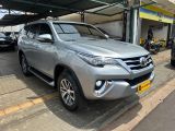 MV Automveis | Hilux 2.8 SRX 4X4 7 LUGARES 16V TURBO INTERCOOLER DIESEL 4P AUTOMTICO 17/17 - foto 2