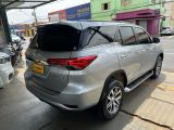 MV Automveis | Hilux 2.8 SRX 4X4 7 LUGARES 16V TURBO INTERCOOLER DIESEL 4P AUTOMTICO 17/17 - foto 3