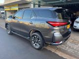 MV Automóveis | Hilux 2.8 D-4D TURBO DIESEL SRX PLATINUM 7L 4X4 AUTOMÁTICO 24/25 - foto 3