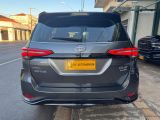 MV Automóveis | Hilux 2.8 D-4D TURBO DIESEL SRX PLATINUM 7L 4X4 AUTOMÁTICO 24/25 - foto 6