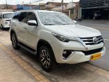 MV Automóveis | Hilux 2.8 SRX 4X4 7 LUGARES 16V TURBO INTERCOOLER DIESEL 4P AUTOMÁTICO 17/18 - foto 2