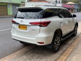 MV Automóveis | Hilux 2.8 SRX 4X4 7 LUGARES 16V TURBO INTERCOOLER DIESEL 4P AUTOMÁTICO 17/18 - foto 3