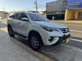 MV Automóveis | Hilux 2.8 SRX 4X4 16V TURBO INTERCOOLER DIESEL 4P AUTOMÁTICO 17/17 - foto 2