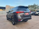 Beneto Veculos | Hilux SW4 SRX Plat. 4x4 2.8 TB Die. Aut. 25/25 - foto 3